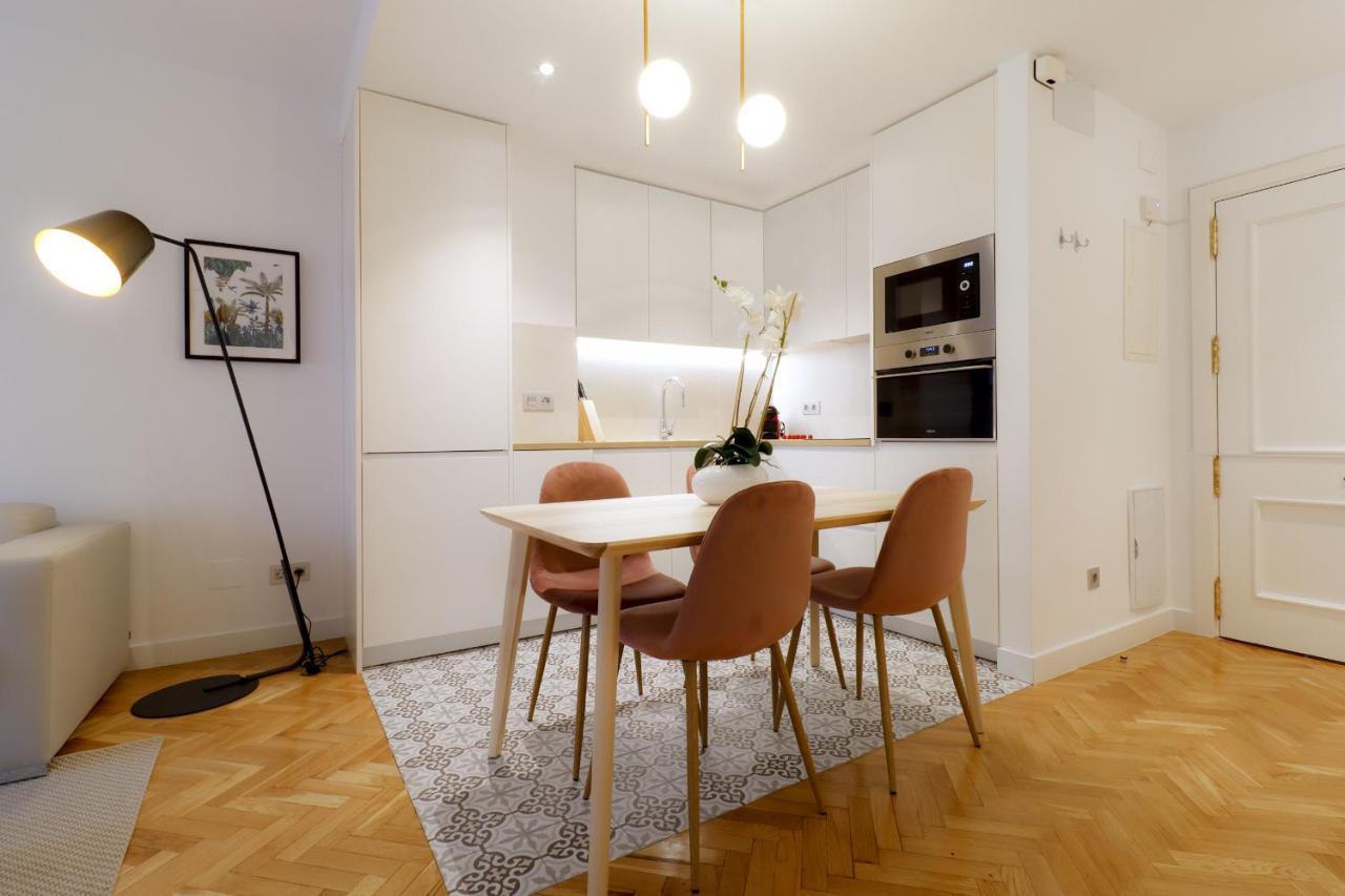 Royal Madrid Apartamento Exterior foto