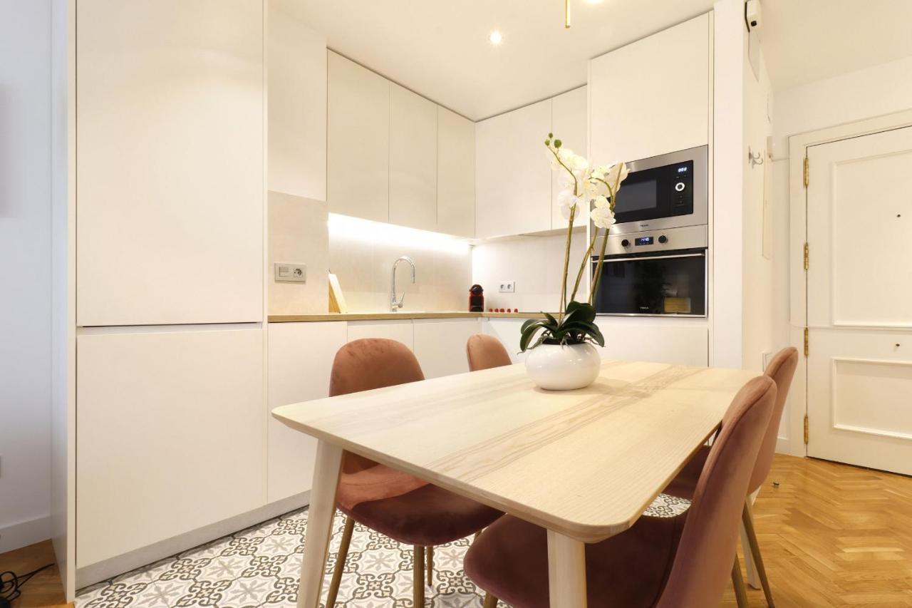 Royal Madrid Apartamento Exterior foto